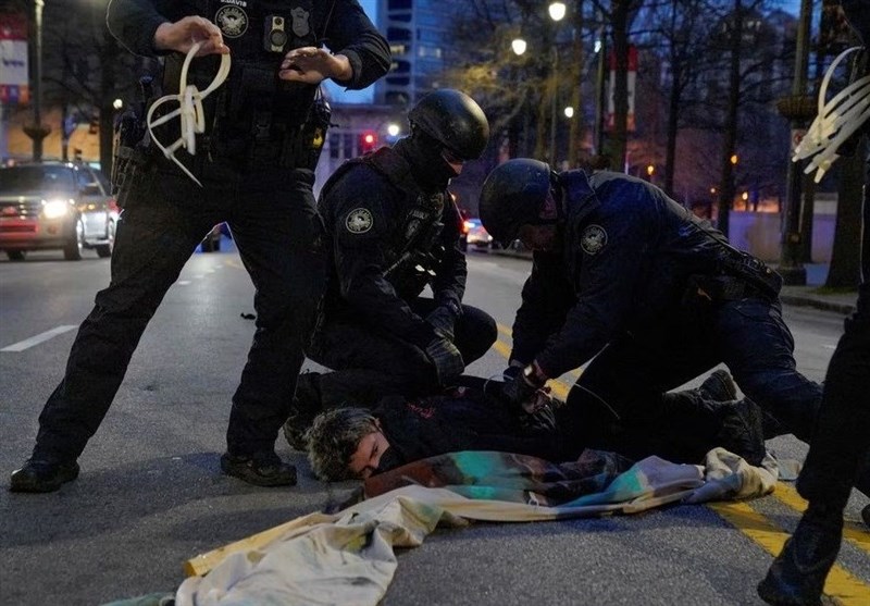 آمار وحشتناک حقوق بشر آمریکایی فقط در یکسال؛ پلیس فقط 2روز آدم نکشت!