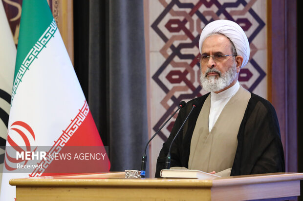 اعرافی: صلابت و استقامت آیتالله یزدی پرچم اندیشه اسلامی را برافراشت