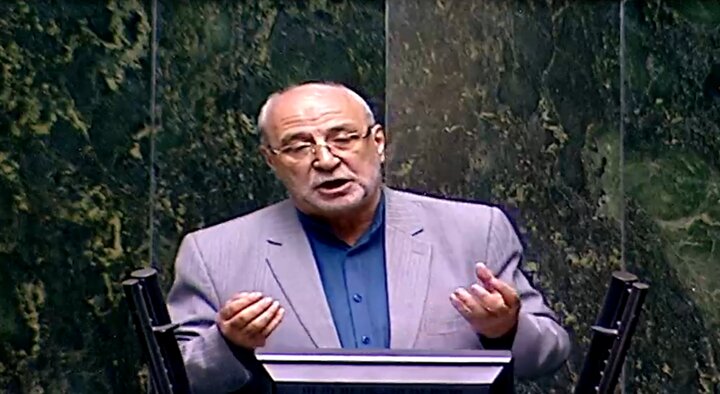 حاجی دلیگانی: کاهش بودجه فرهنگ، پایههای توسعه را تهدید میکند
