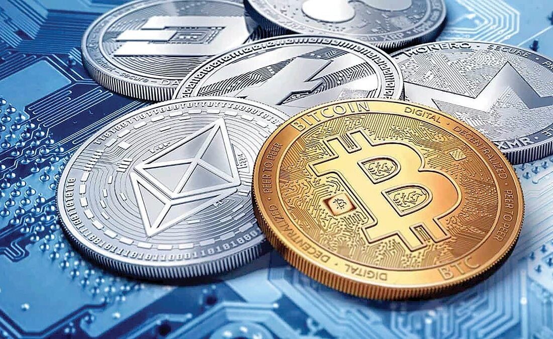 قیمت ارزهای دیجیتال امروز دوشنبه ۱۷ آذر ۱۴۰۴ / بیت کوین کاهشی و اتریوم در مسیر نوسانی