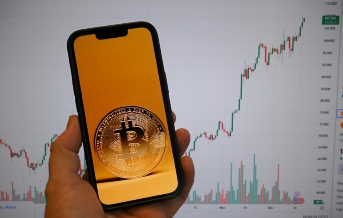 نشانههای تغییر فضا در بازار رمزارز؛ افزایش قیمت بیتکوین و اتریوم