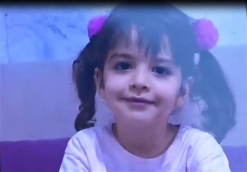 رد خون “ملینا”/ اغتشاشگران مسلح به کدامین گناه این کودک را شهید کردند؟