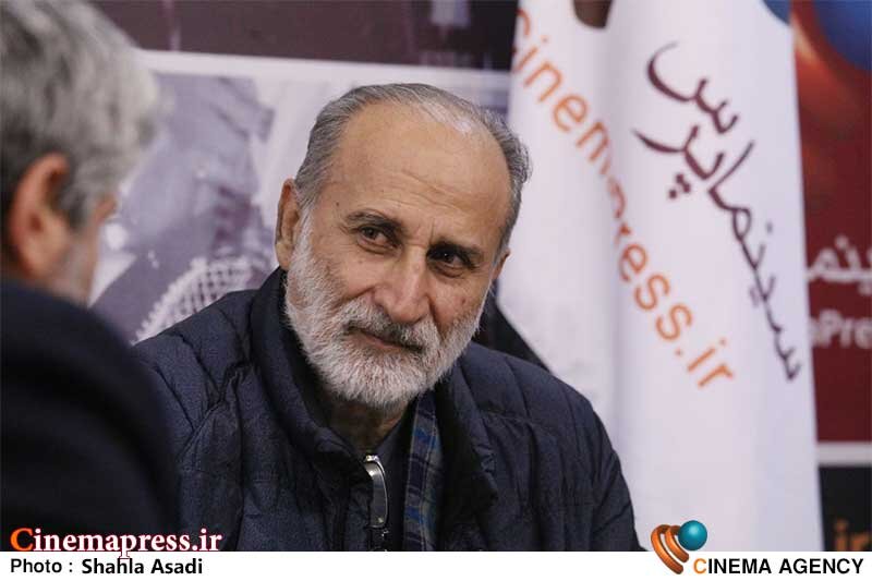 «ملت ایران» به خوبی در برابر ناکارآمدیهای داخلی و فشارهای بیرونی ایستاده/ «قوه مقننه» آنقدر در یک تعارف با «دولت» مانده که از ترس «ترک برداشتن وفاق» از ادای وظیفه طبیعی خود هم واهمه دارد
