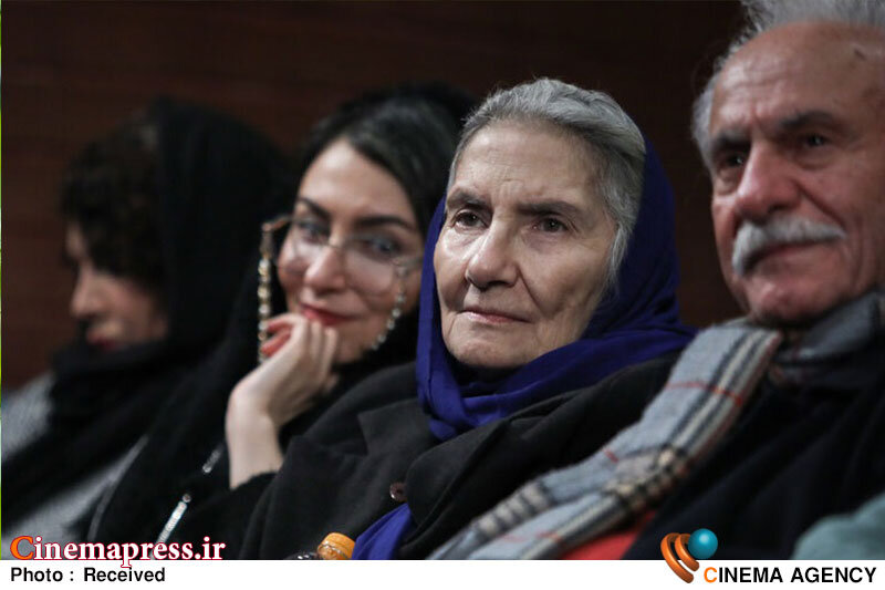 مهم این است که «کارگردان» بازیگر را اذیت نکند و اجازه دهد «بازیگر» بهترین عملکرد خود را ارائه دهد