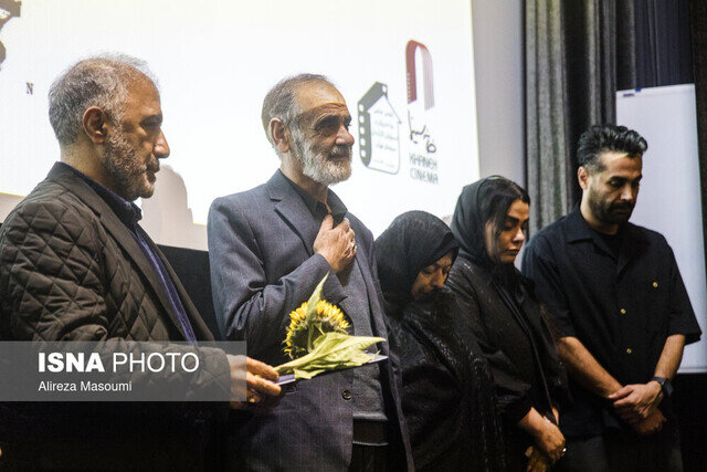 سخنان بهرام افشاری، شهاب حسینی و همایون اسعدیان در یادبود جواد گنجی، از جانباختگان اعتراضات دیماه سخنان بهرام افشاری، شهاب حسینی و همایون اسعدیان در یادبود جواد گنجی، از جانباختگان اعتراضات دیماه