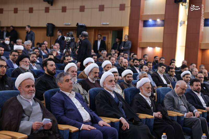 عکس/ حضور رئیس عدلیه در جمع کارکنان دستگاه قضایی استان مرکزی