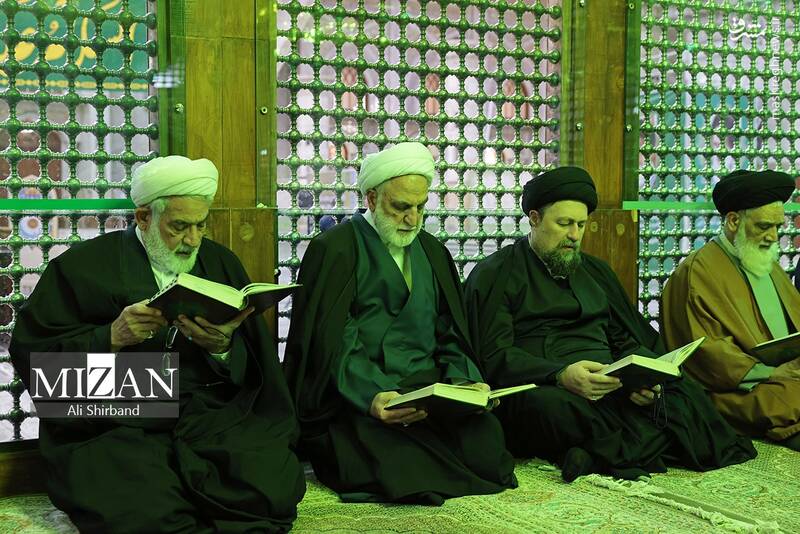 عکس/ حضور رئیس و مسئولان عالی قضایی در حرم امام خمینی(ره) عکس/ حضور رئیس و مسئولان عالی قضایی در حرم امام خمینی(ره)
