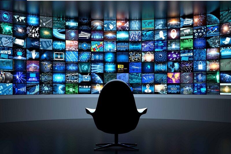 چرا نظرات سلبریتیها روی جوانان اثر میگذارد؟ چرا نظرات سلبریتیها روی جوانان اثر میگذارد؟