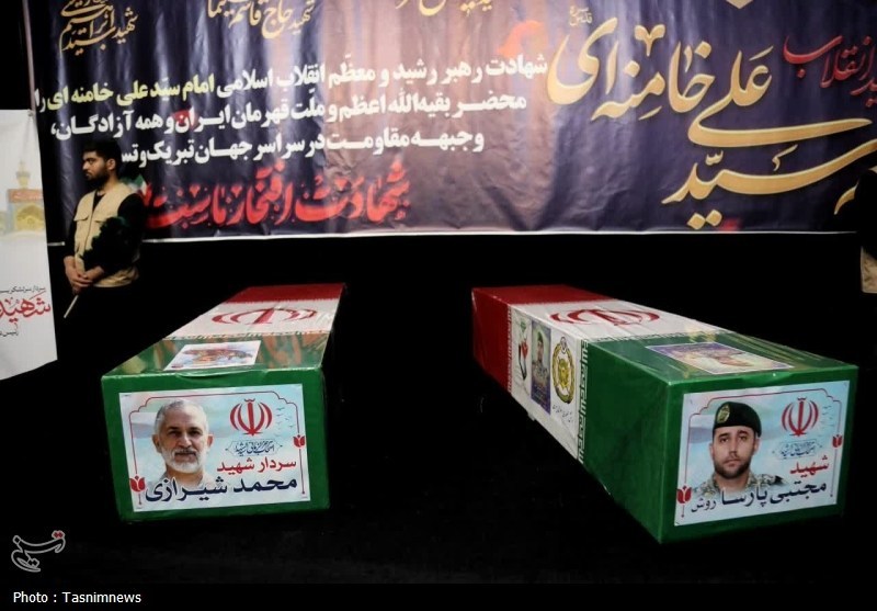 تشییع 2 شهید جنگ رمضان؛ پیکر سرلشکر شهید شیرازی در حرم رضوی آرام گرفت تشییع شهدا , شهادت , خراسان رضوی , اخبار استان خراسان رضوی , اخبار مشهد , مشهد مقدس , جنگ آمریکا و رژیم صهیونیستی علیه ایران ,