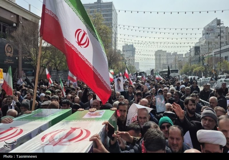 تشییع 2 شهید جنگ رمضان؛ پیکر سرلشکر شهید شیرازی در حرم رضوی آرام گرفت تشییع شهدا , شهادت , خراسان رضوی , اخبار استان خراسان رضوی , اخبار مشهد , مشهد مقدس , جنگ آمریکا و رژیم صهیونیستی علیه ایران ,