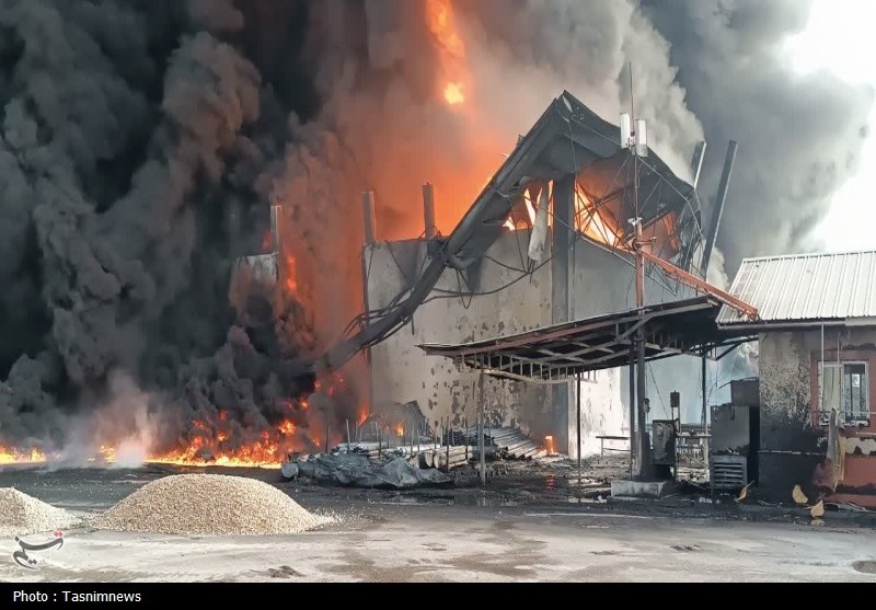 آخرین وضعیت اطفای حریق در کارخانه یونولیتسازی/ حادثه مصدومی نداشت