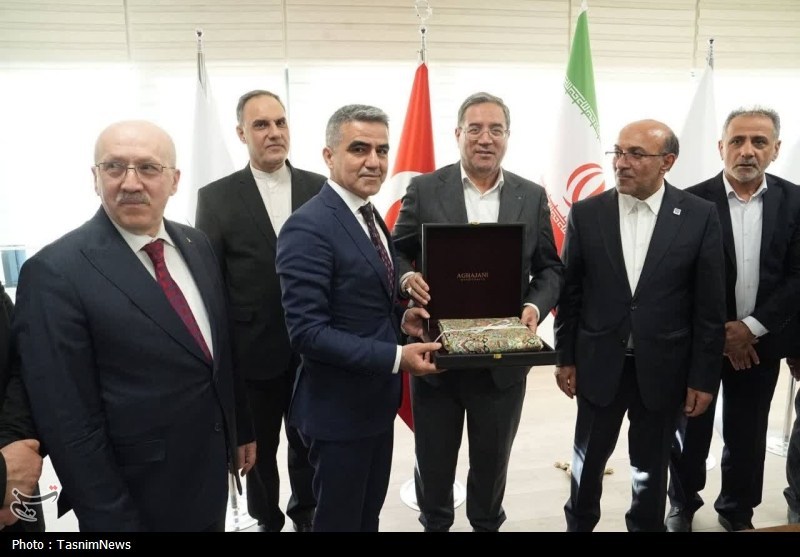 افزایش پذیرش روزانه کامیونهای ترانزیتی بین ایران و ترکیه