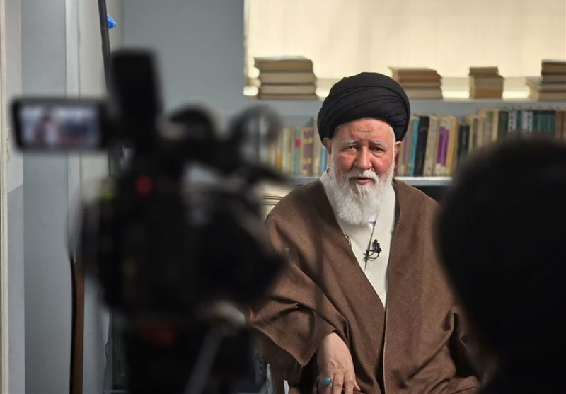 بازدید آیتالله علمالهدی از منزل رهبر شهید انقلاب در مشهد رهبر انقلاب , آیتالله سید علی خامنهای , شهید امام خامنه ای (ره) , مشهد مقدس , اخبار مشهد , خراسان رضوی , اخبار استان خراسان رضوی ,