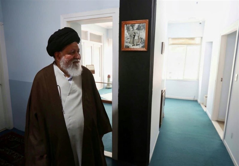 بازدید آیتالله علمالهدی از منزل رهبر شهید انقلاب در مشهد رهبر انقلاب , آیتالله سید علی خامنهای , شهید امام خامنه ای (ره) , مشهد مقدس , اخبار مشهد , خراسان رضوی , اخبار استان خراسان رضوی ,