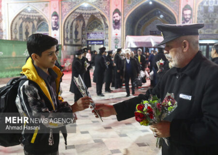 برگزاری برنامه «در مسیر بهشت» ویژه نوجوانان پسر در حرم امام رضا(ع)