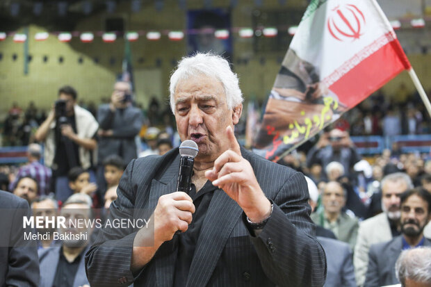 بزرگداشت «آقارحیم»، الگویی از جوانمردی ورزشی و اقتدار نظامی بزرگداشت «آقارحیم»، الگویی از جوانمردی ورزشی و اقتدار نظامی