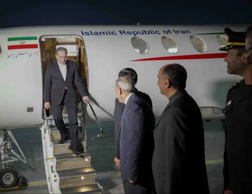 تصاویر توجهبرانگیز از ورود عراقچی به اسلامآباد تصاویر توجهبرانگیز از ورود عراقچی به اسلامآباد