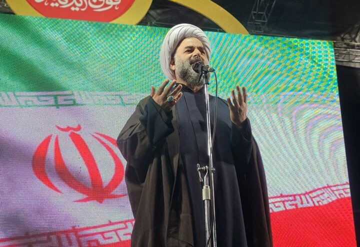 حجت الاسلام عاشوری: مردم ایران پای آرمانهای انقلاب ایستادهاند