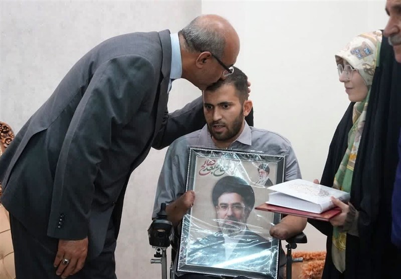 حسین محمدی قهرمانی که با قطع دو دست و دو پا لرزه بر تن استکبار انداخت اخبار استان کرمانشاه ,