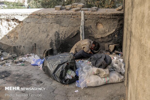 دستگیری ۶۰ معتاد متجاهر و کشف بیش از ۲۰۰ هزار قرص مخدر در دماوند