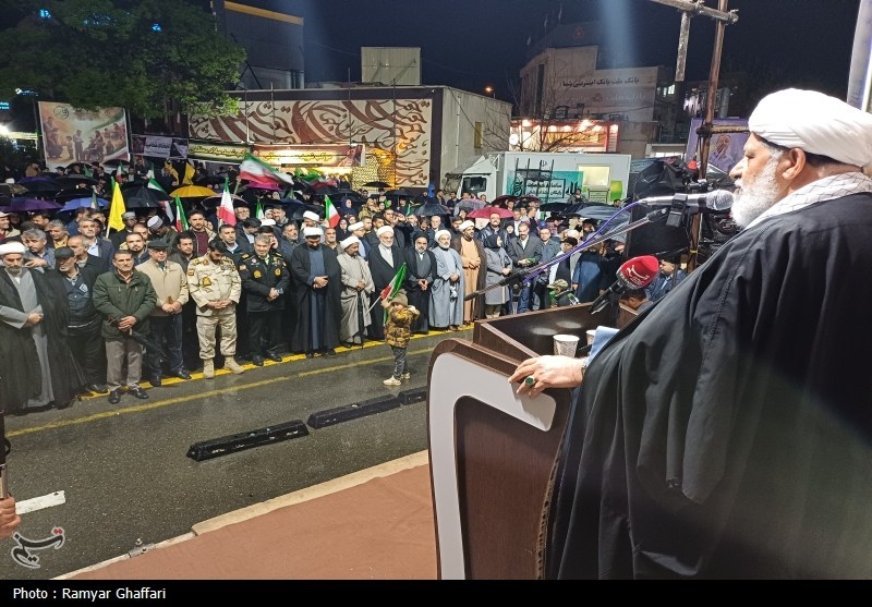 دوران زورگویی آمریکا تمام شد/تا انتقام خون رهبر شهید در میدان میمانیم