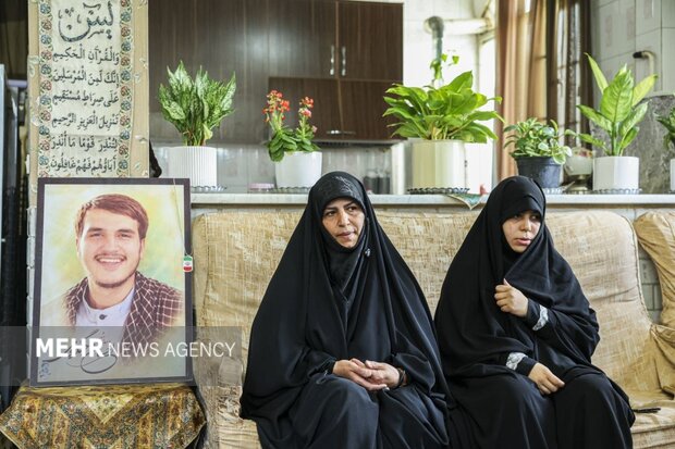 دیدار رئیس سازمان تبلیغات اسلامی با خانواده شهید احسان جنگروی دیدار رئیس سازمان تبلیغات اسلامی با خانواده شهید احسان جنگروی