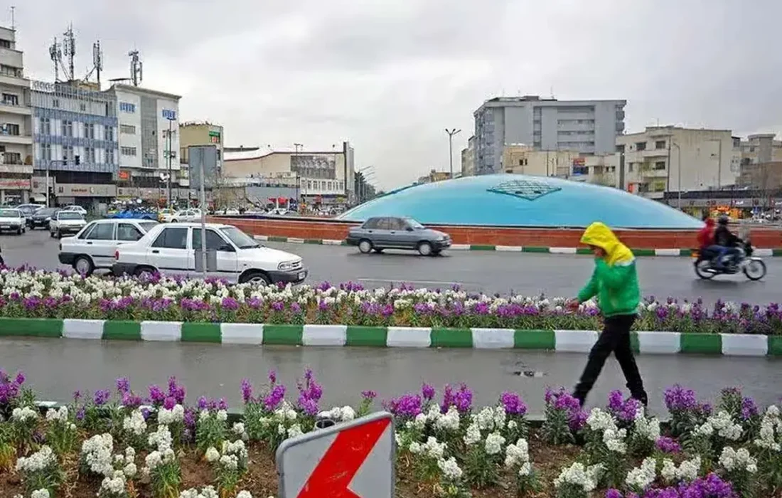 دیوارنگاره جالب میدان انقلاب در پاسخ به ضربالاجل ترامپ+ عکس