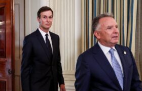 سناتور کریس مورفی: مذاکرهکنندگان ارشد ما هیچ تجربه دیپلماتیکی ندارند