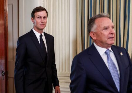 سناتور کریس مورفی: مذاکرهکنندگان ارشد ما هیچ تجربه دیپلماتیکی ندارند