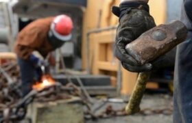 لزوم ابلاغ سریع مصوبه مزدی و تسویه معوقات کارگران