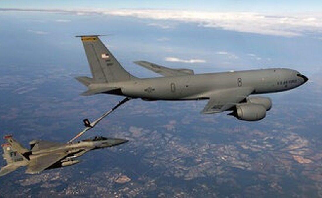 ماجرای پمپ بنزینهای سیار در آسمان / چرا سوختگیری هوایی خطرناک است؟