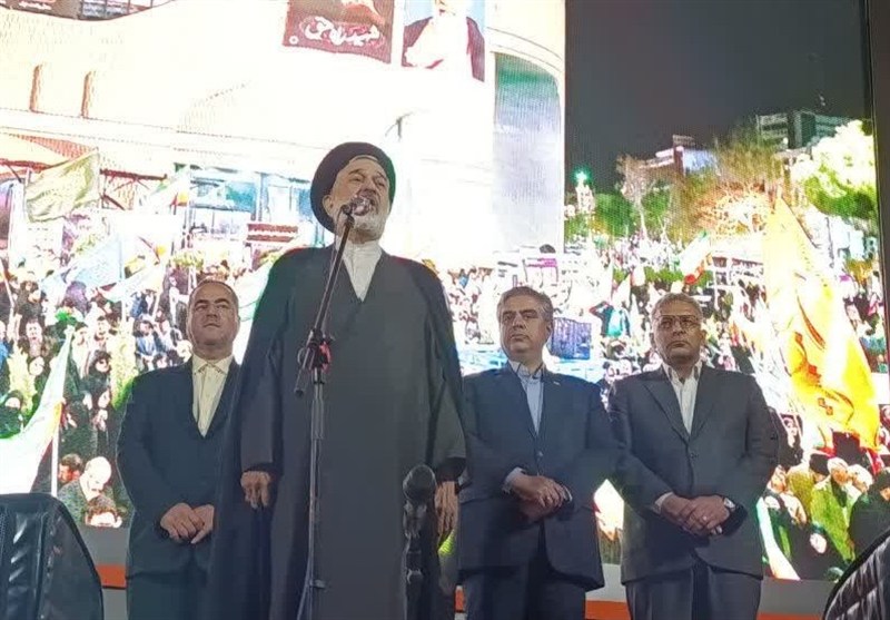 مشاور رئیسجمهور: تندرو و کندرو نداریم؛ همه در مسیر انقلاب متحدیم