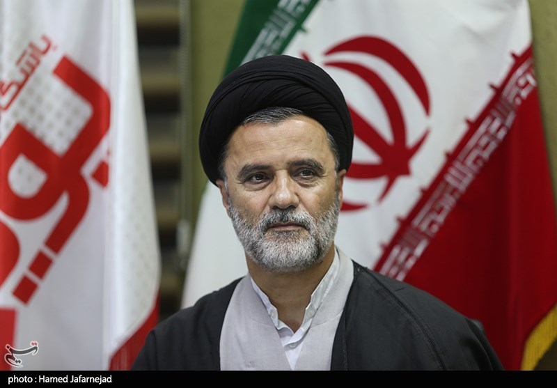 نبویان: کنترل تنگه هرمز از دست نمیرود/محاصره دریایی عملاً شکست خورد