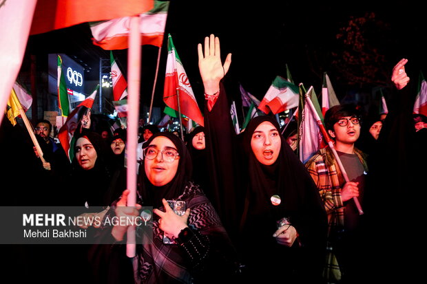 واکنش مردم قم به تمجید صدراعظم آلمان از ایران