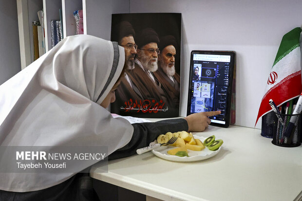 وقتی کلاس به خانهها رفت؛ روایت معلمی که فاصلهها را شکست وقتی کلاس به خانهها رفت؛ روایت معلمی که فاصلهها را شکست