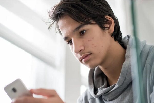 وقتی یک کلیک پرخطر میشود؛ تأثیر رفتارهای پرریسک بر روان نسل امروز وقتی یک کلیک پرخطر میشود؛ تأثیر رفتارهای پرریسک بر روان نسل امروز