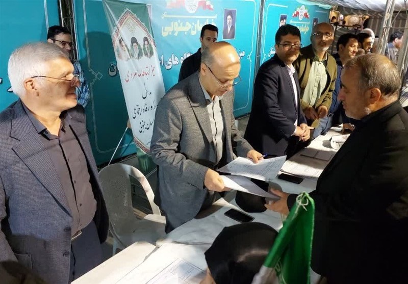 آشتی خانواده 5 نفره در موکب رضوی بیرجند با حضور استاندار و مسئولان