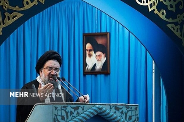 آیت الله خاتمی: دشمن در مذاکرات به دنبال تسلیم ملت ایران است