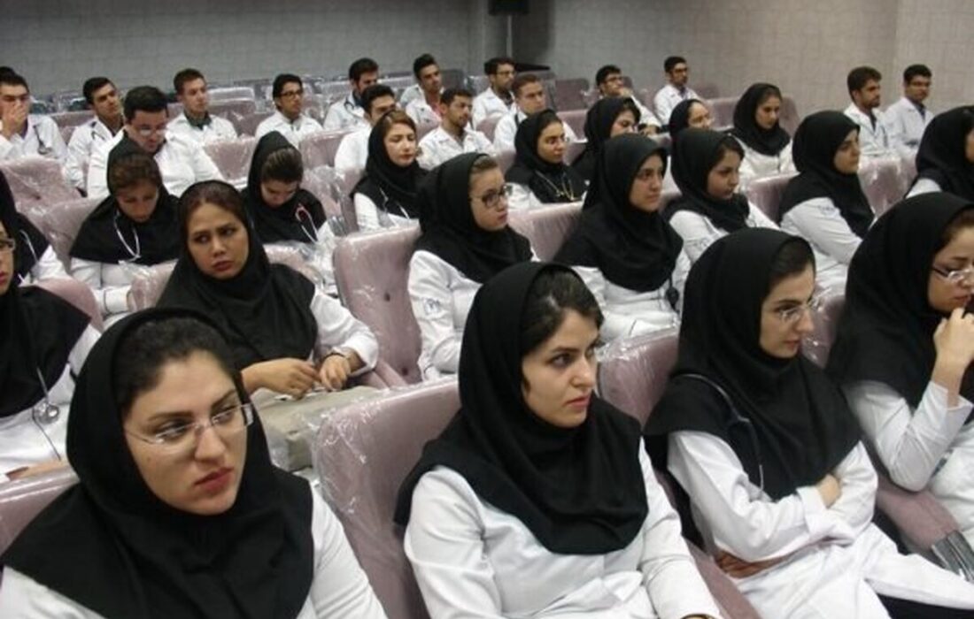 امتحانات پایان ترم این دسته از دانشجویان حضوری برگزار میشود