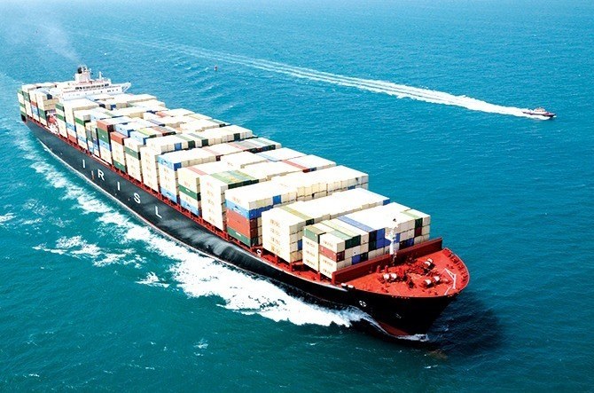 توقیف کشتیهای آمریکایی با حکم دادگاه صالحه است