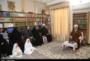 دیدار خانواده شهید لاریجانی با آیتالله مکارم شیرازی