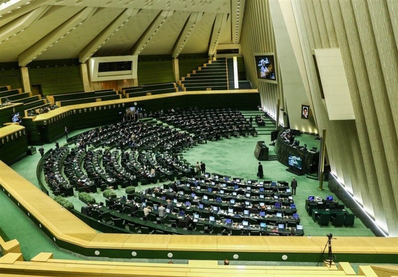 سؤال از وزیر اقتصاد درباره استخدامهای فراقانونی یک بانک در کردستان