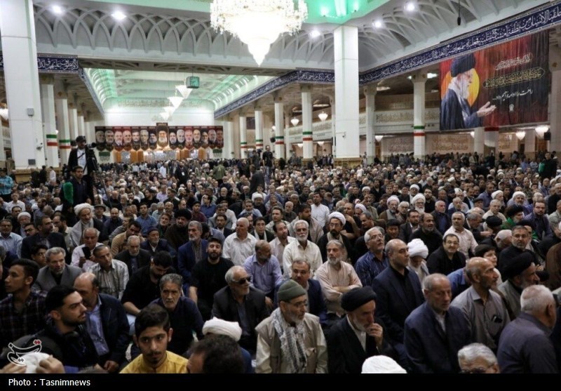سنگ تمام مردم قم در مراسم باشکوه اربعین شهیدان لاریجانی+ تصاویر قم , شهید علی لاریجانی , حضرت معصومه (س) ,