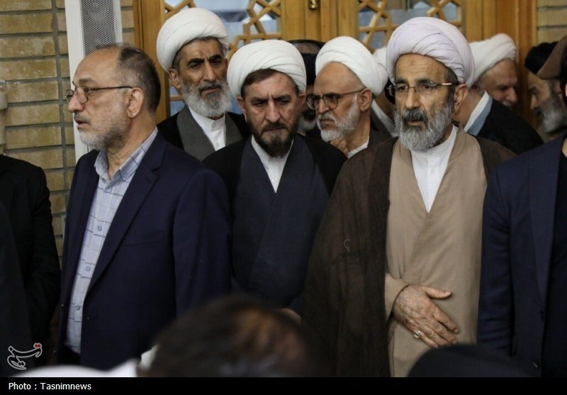 سنگ تمام مردم قم در مراسم باشکوه اربعین شهیدان لاریجانی+ تصاویر قم , شهید علی لاریجانی , حضرت معصومه (س) ,