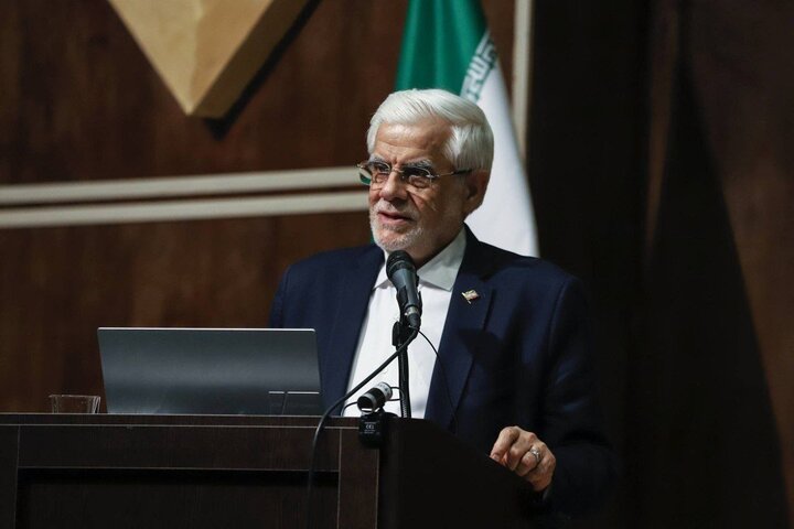عارف: دولت از بازگشت نخبگان حمایت میکند