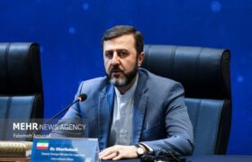 غریبآبادی: جهانی بودن جام جهانی با گزینش سیاسی سازگار نیست