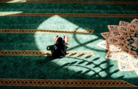 منطق الهیاتی جنگ رمضان از نگاه ادیان توحیدی تا بعثت مردمی
