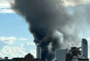 آتشسوزی گسترده در جنوب لندن/ ۱۰۰ آتشنشان به محل حادثه اعزام شدند
