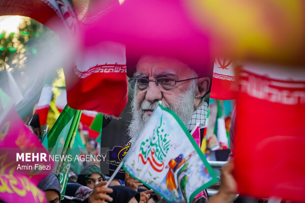 جشن کیلومتری غدیر در قلب تبریز؛ خیابانها میزبان شادی خانوادگی