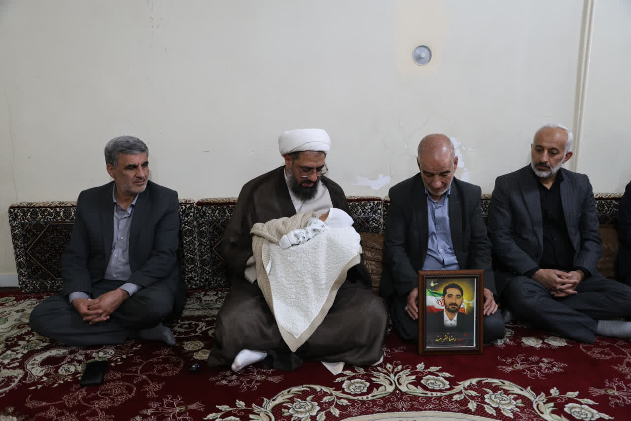 سهمِ پسر از پدر؛ یک قاب عکس و یک عمر دلتنگی سهمِ پسر از پدر؛ یک قاب عکس و یک عمر دلتنگی